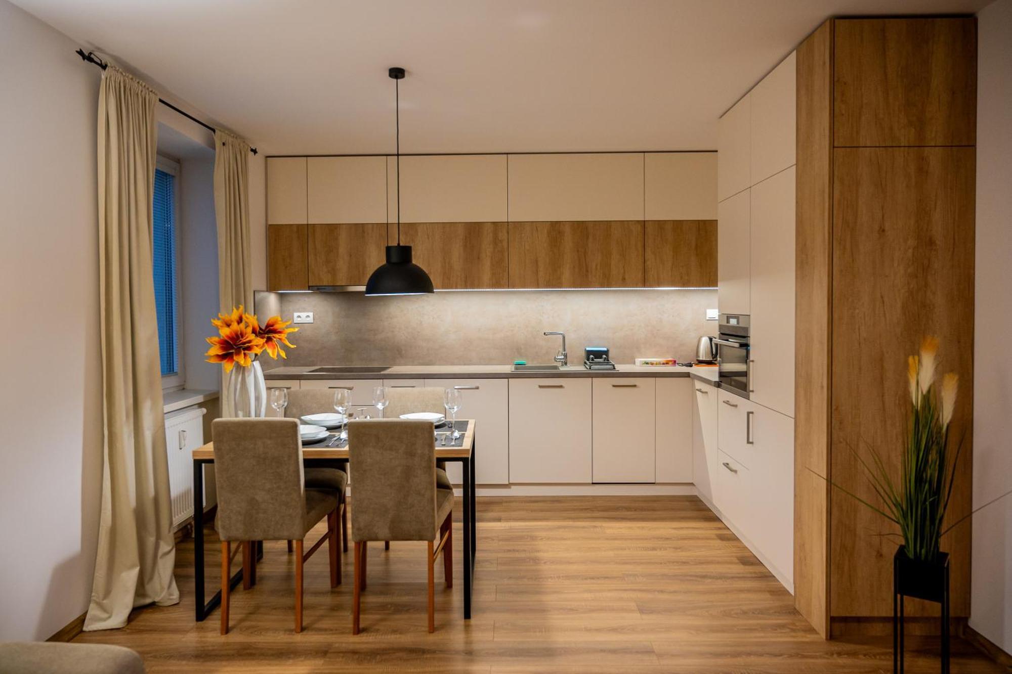 Old Town City Center Apartment 1 - Private Parking Included 코시체 외부 사진
