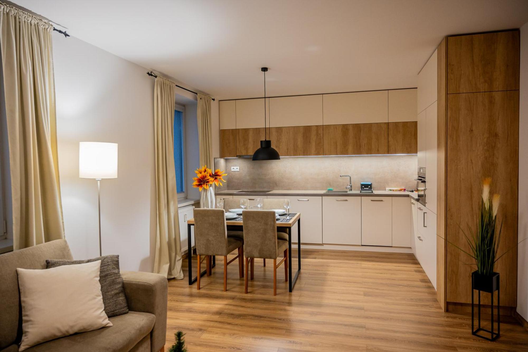 Old Town City Center Apartment 1 - Private Parking Included 코시체 외부 사진