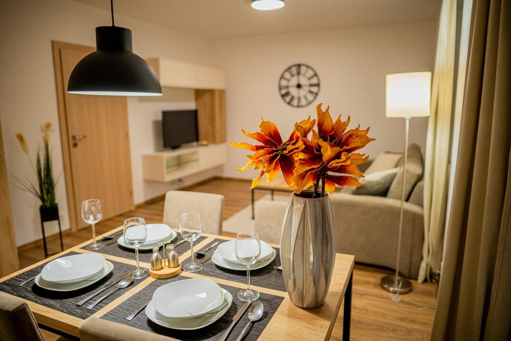 Old Town City Center Apartment 1 - Private Parking Included 코시체 외부 사진