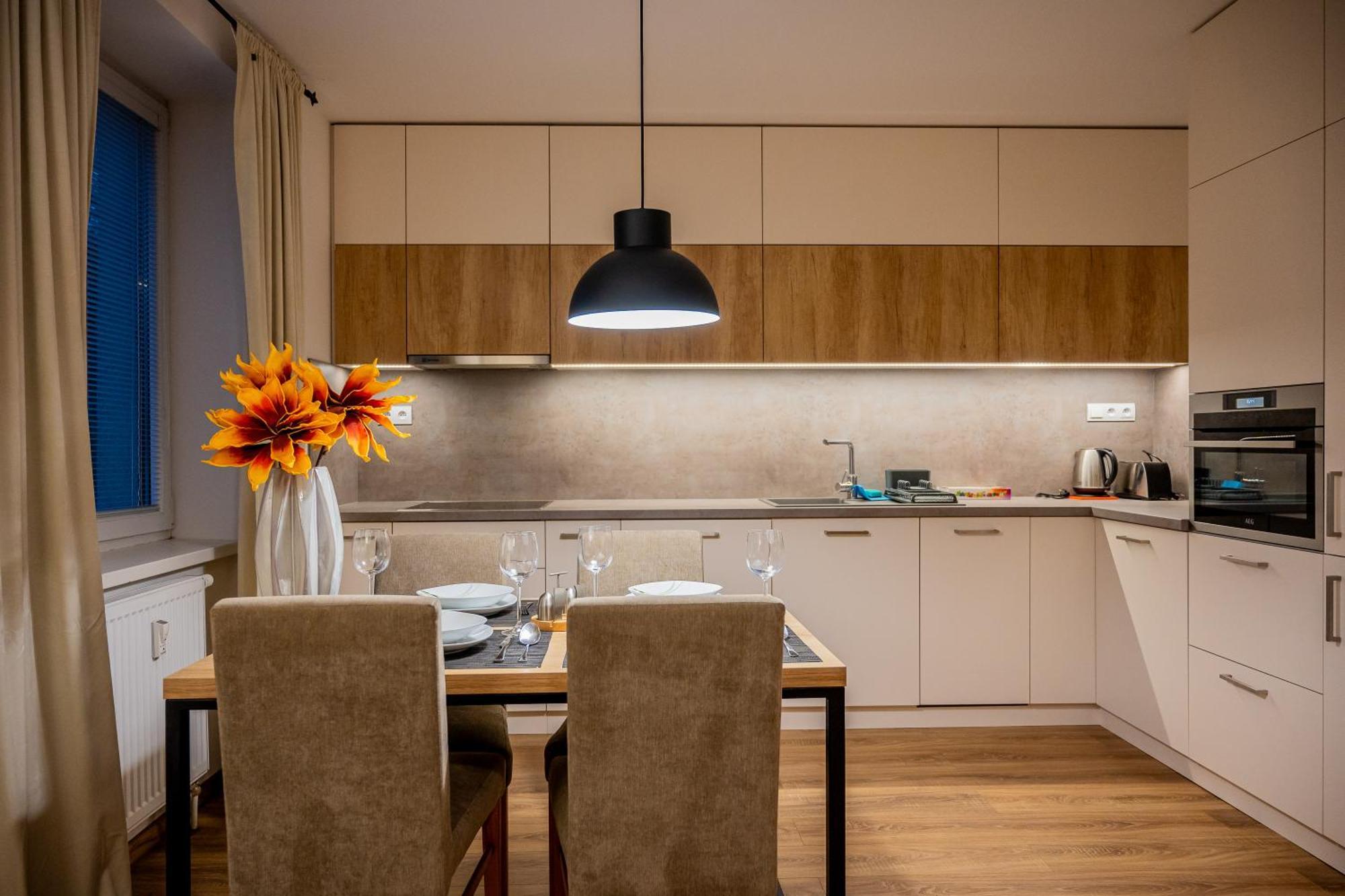 Old Town City Center Apartment 1 - Private Parking Included 코시체 외부 사진