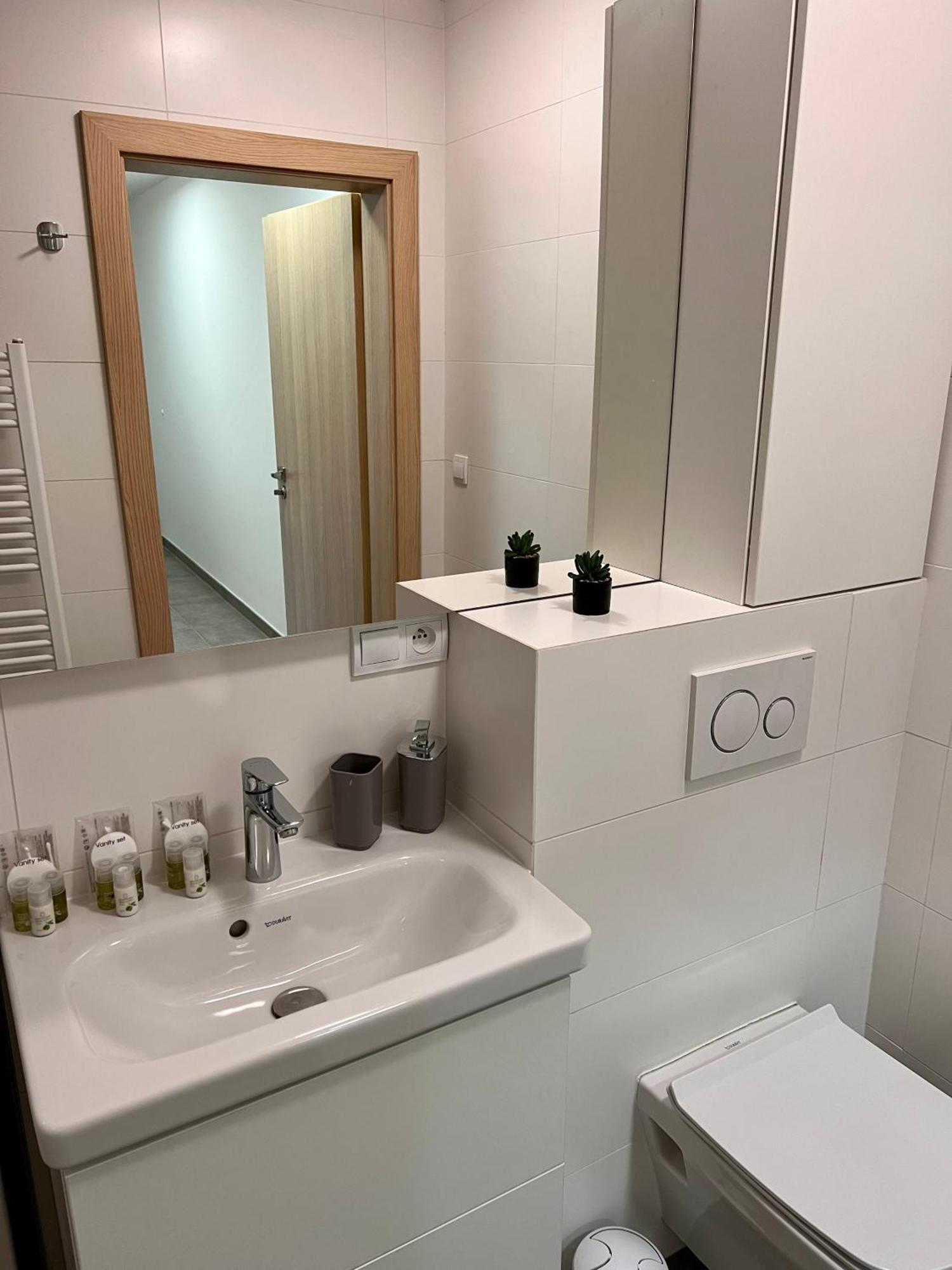 Old Town City Center Apartment 1 - Private Parking Included 코시체 외부 사진